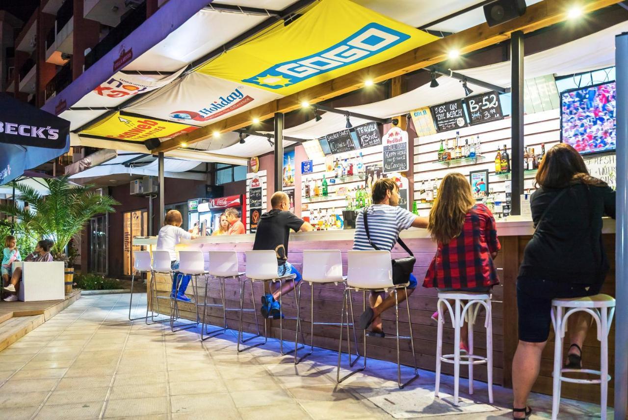 Admiral Plaza Hotel サニービーチ エクステリア 写真